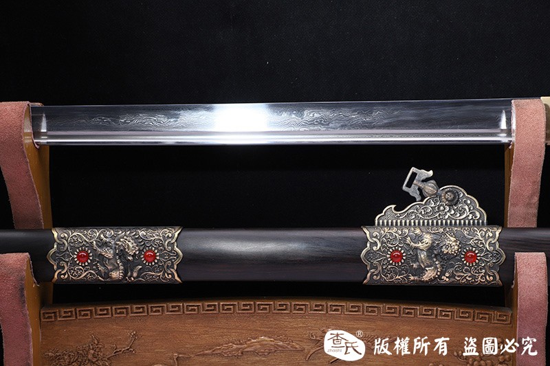 『豪華浮龍麒麟唐刀』  武具 刀装具 日本刀 唐剣  模造刀·模擬刀  居合刀 麒麟陌刀（唐刀）